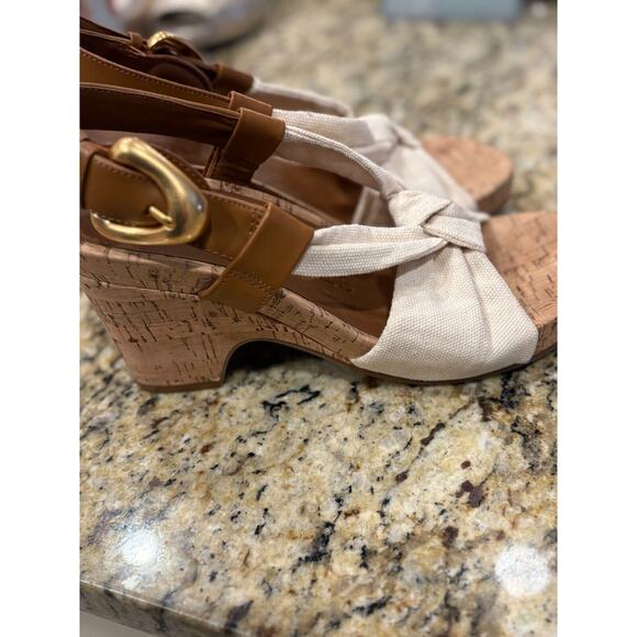 AEROSOLES Cream Sandals with Cork Heel - Picture 5 of 8